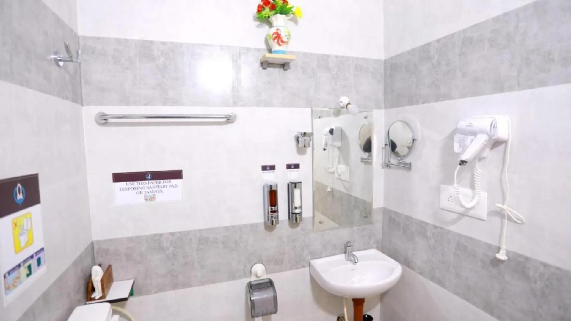 9 Base Cochin Airport Hotel Nedumbassery Apartment