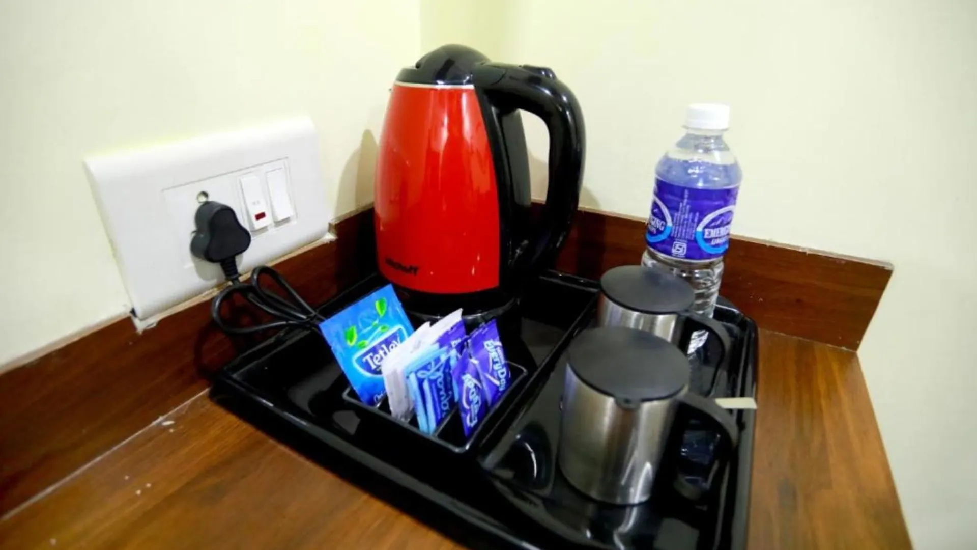 9 Base Cochin Airport Hotel Nedumbassery 0*,  India